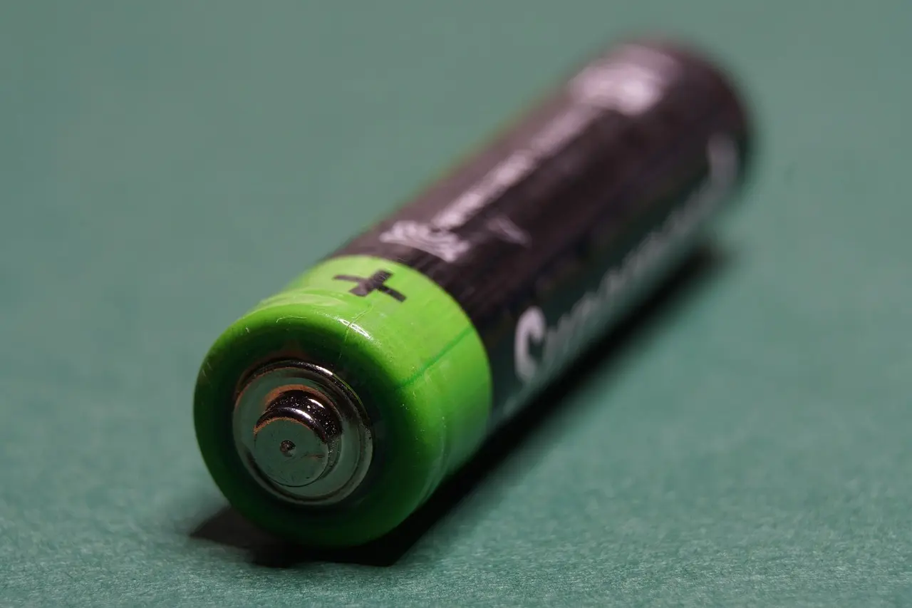 Hvor lang tid holder batteriet på mit pulsbælte?