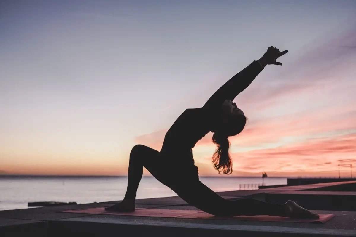 Undgå at komme hjem med feriemave – 5 tips til at få trænet også selvom du er på ferie